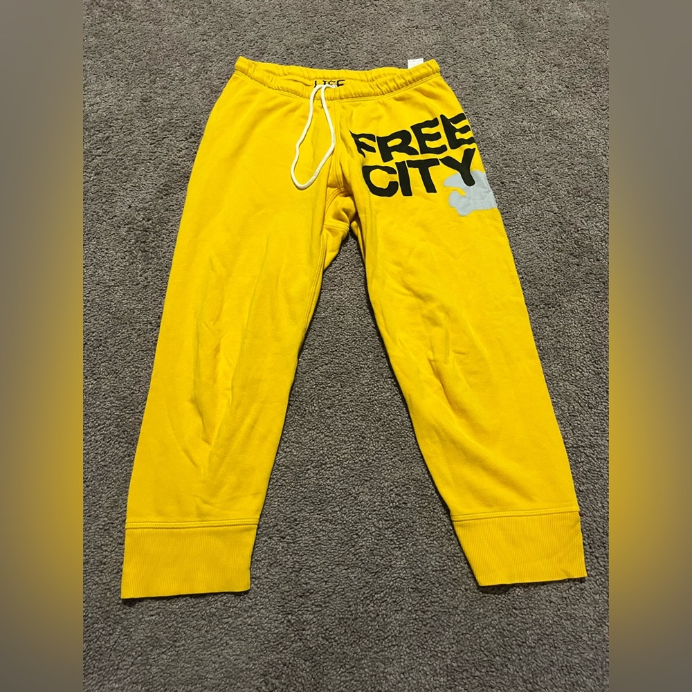 Free city sweatpants